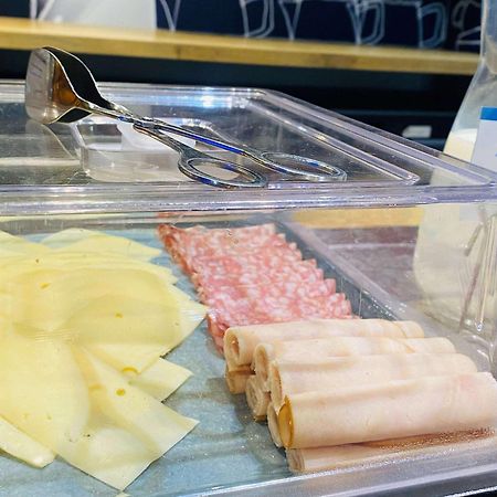 宜必思快捷蒂耶里堡酒店 马恩河畔埃索姆 外观 照片